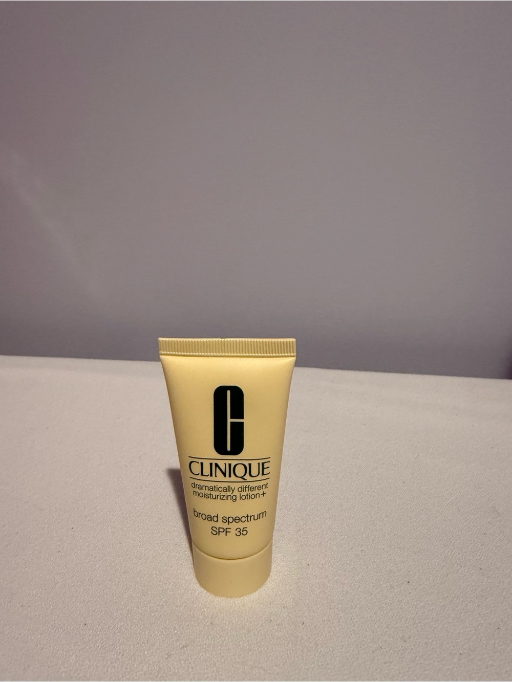 Clinique Yellow Travel-Size Primer Moisturizer Tube